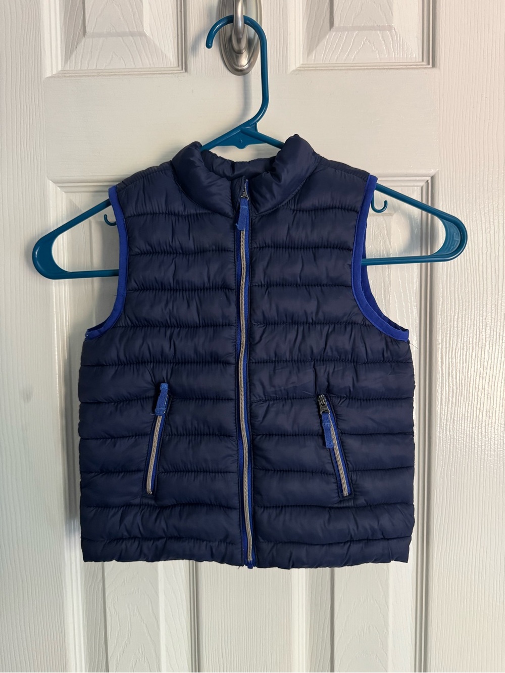 Gymboree puffer vest - excellent used condition size 3T